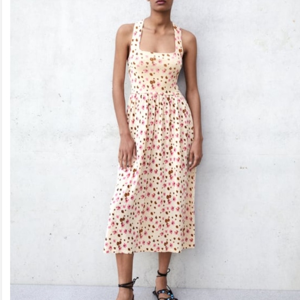 Zara women’s floral jacquard knit midi dress